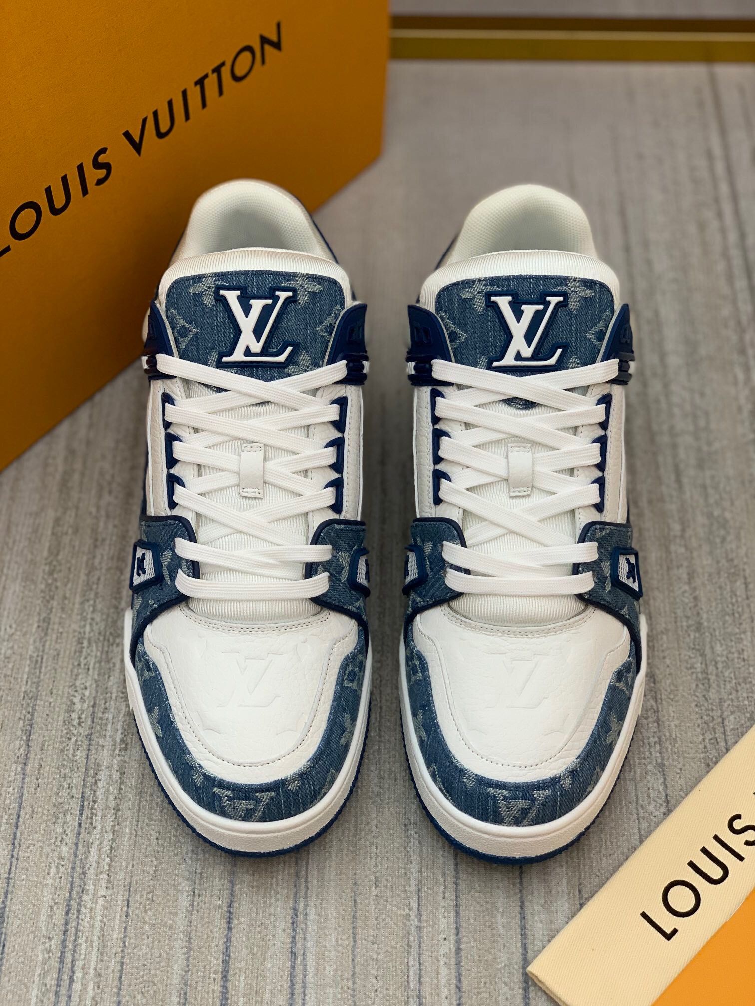루이비통 2022 남여공용 운동화 LV010 SH-R