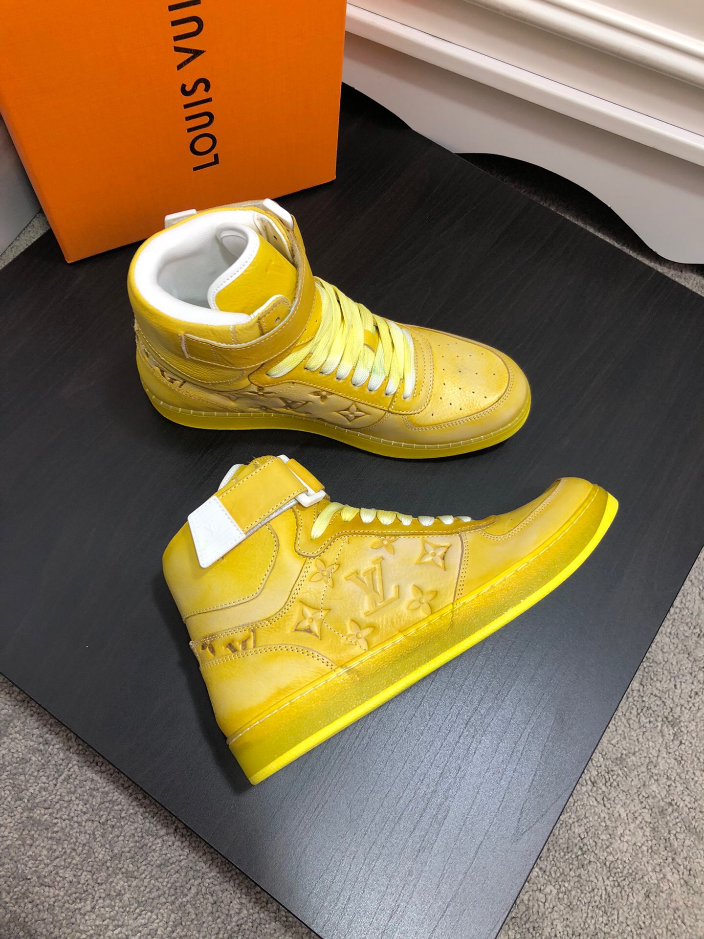 루이비통 2022 남성용 하이탑 LV145 SH-E