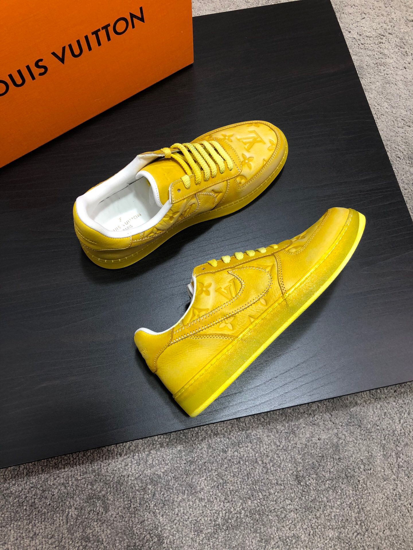 루이비통 2022 남성용 스니커즈 LV150 SH-E