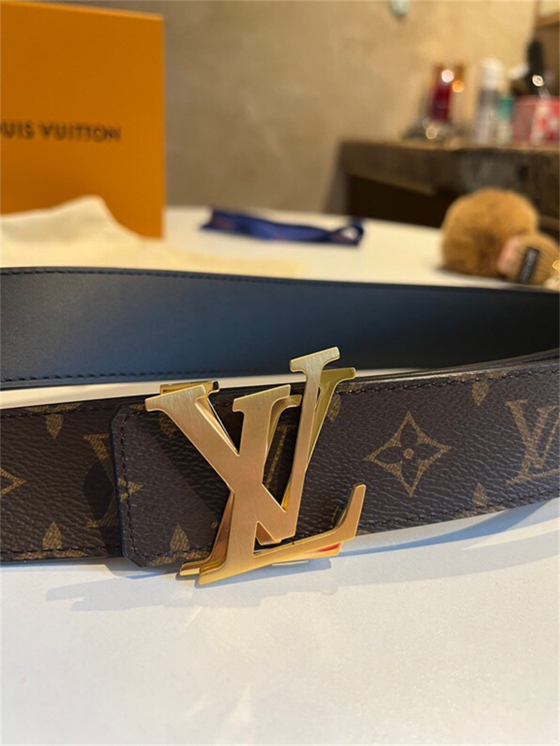 루이비통 2022 남성용 벨트 LV048 BT1