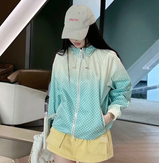 루이비통 2025 여성용 바람막이자켓 WA5026 JS-A