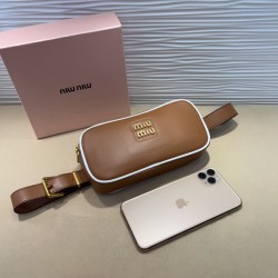 미우미우  미니 벨트백 블랙 NMW