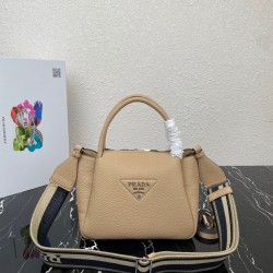 프라다 스몰 레더 백 클레이 앰버 1BC145 NMW