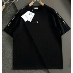 [홍콩명품.MONCLER] 몽클레어 2025 남성용 반팔티 MQ1277 YB 홍콩명품의류,구매대행,온라인명품