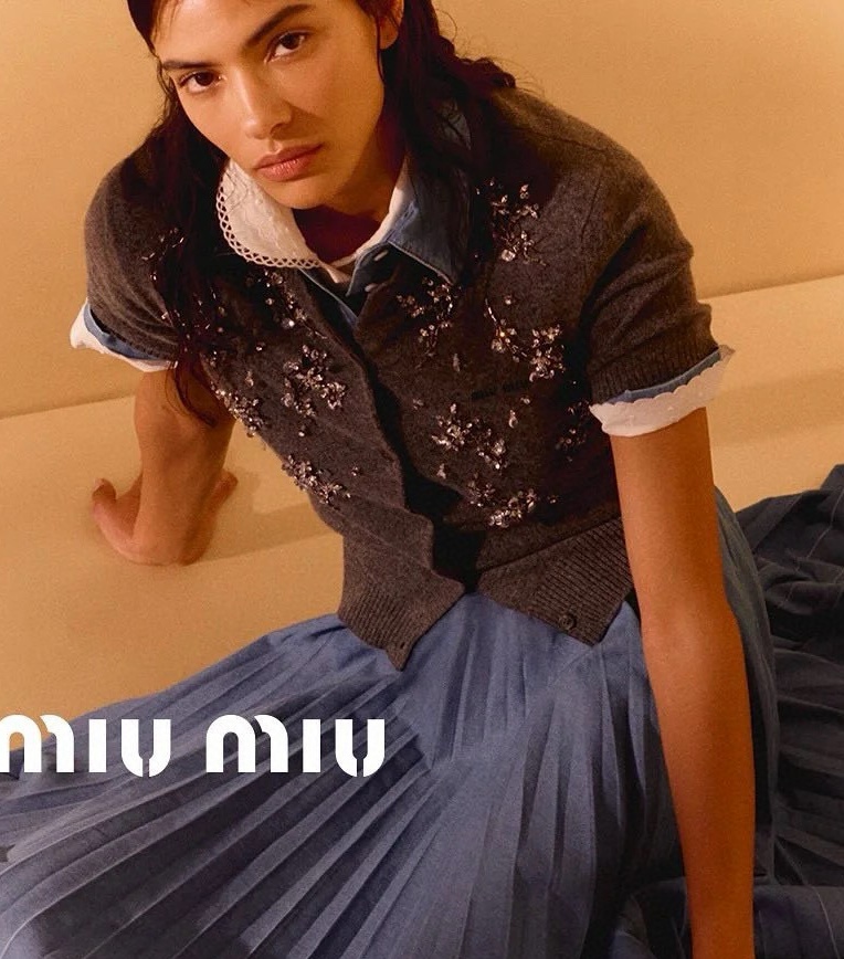 [홍콩명품.MIU MIU ] 미우미우 2025 여성용 캐시미어 반팔 WA5548 JS-A  홍콩명품의류,구매대행,온라인명품