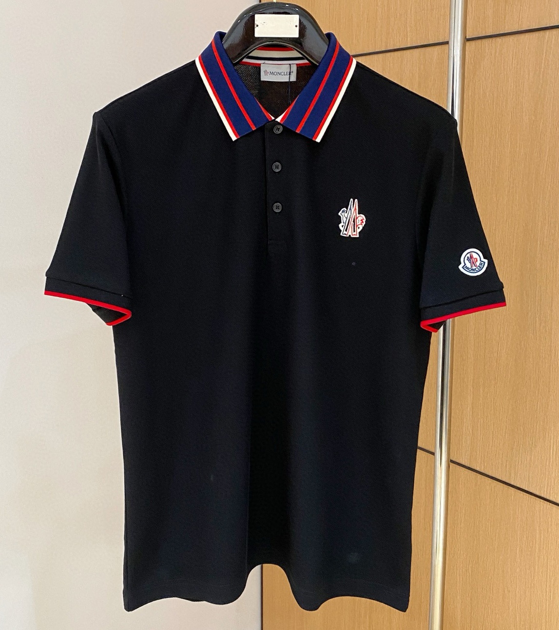[홍콩명품.MONCLER] 몽클레어 2025 남성용 폴로반팔티 MQ1284 YB 홍콩명품의류,구매대행,온라인명품