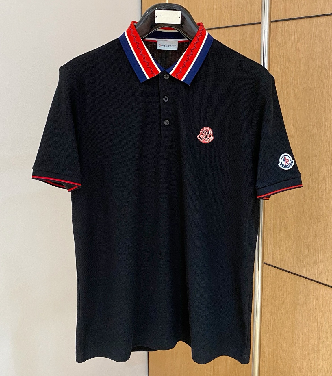[홍콩명품.MONCLER] 몽클레어 2025 남성용 폴로반팔티 MQ1285 YB 홍콩명품의류,구매대행,온라인명품