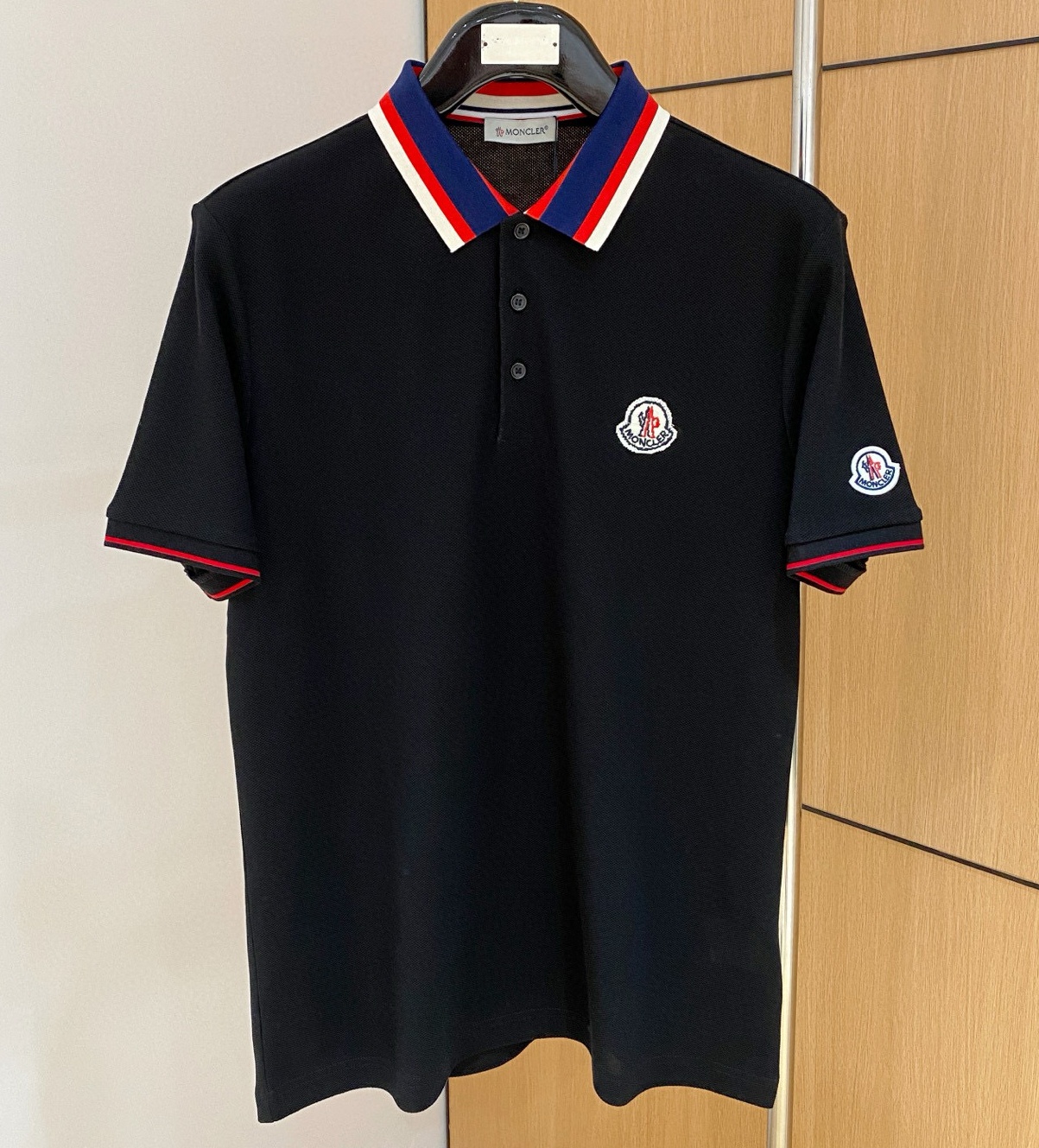 [홍콩명품.MONCLER] 몽클레어 2025 남성용 폴로반팔티 MQ1287 YB 홍콩명품의류,구매대행,온라인명품