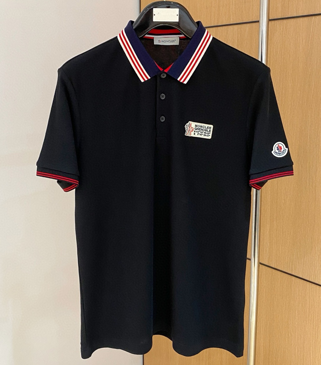 [홍콩명품.MONCLER] 몽클레어 2025 남성용 폴로반팔티 MQ1289 YB 홍콩명품의류,구매대행,온라인명품
