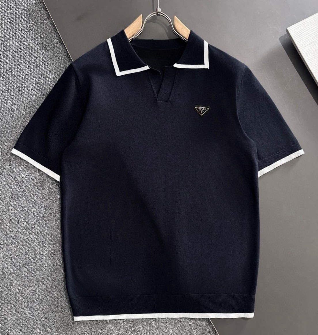 [홍콩명품.PRADA] 프라다 2025 남성용 반팔 PD1319 PD 2컬러 홍콩명품의류,구매대행,온라인명품