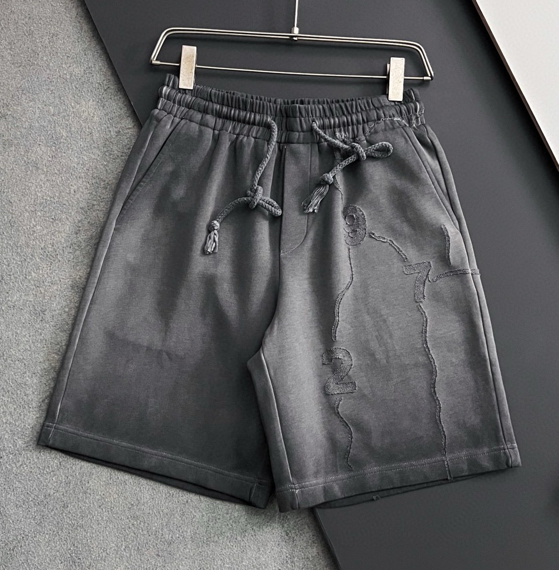 [홍콩명품.MAISON MARGIELA]메종마르지엘라 2025 남성용 반바지 MM070 YB 2컬러 홍콩명품의류,구매대행,온라인명품