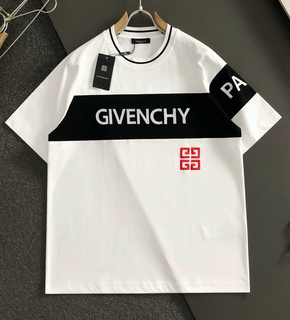 [홍콩명품.GIVENCHY]지방시 2025 남성용 반팔티 GV221 YB 홍콩명품의류,구매대행,온라인명품