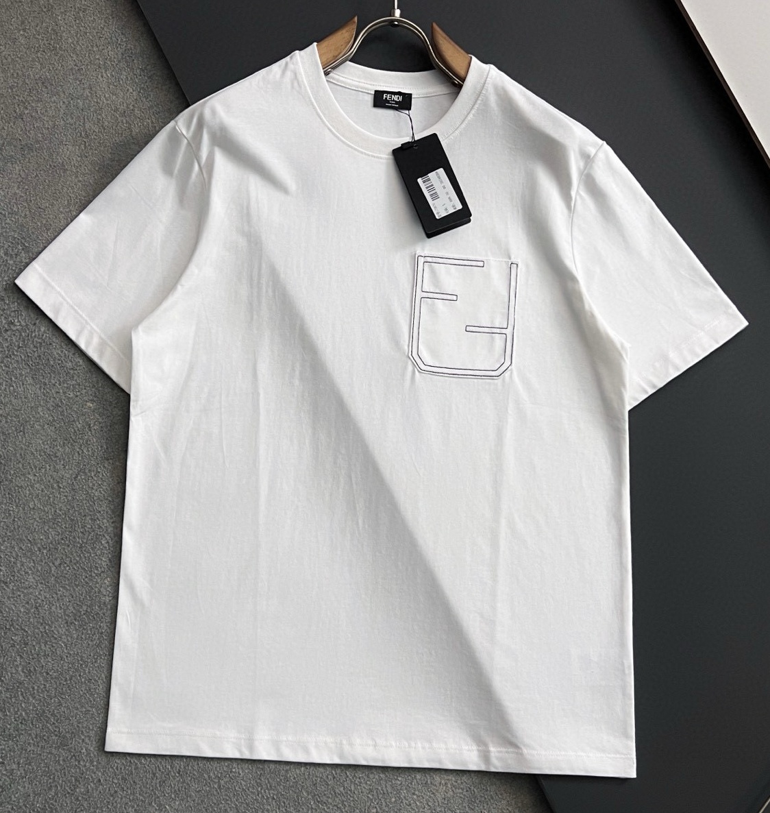 [홍콩명품,FENDI] 펜디2025 남성용 반팔티 FD565 YB 2컬러 홍콩명품의류,구매대행,온라인명품