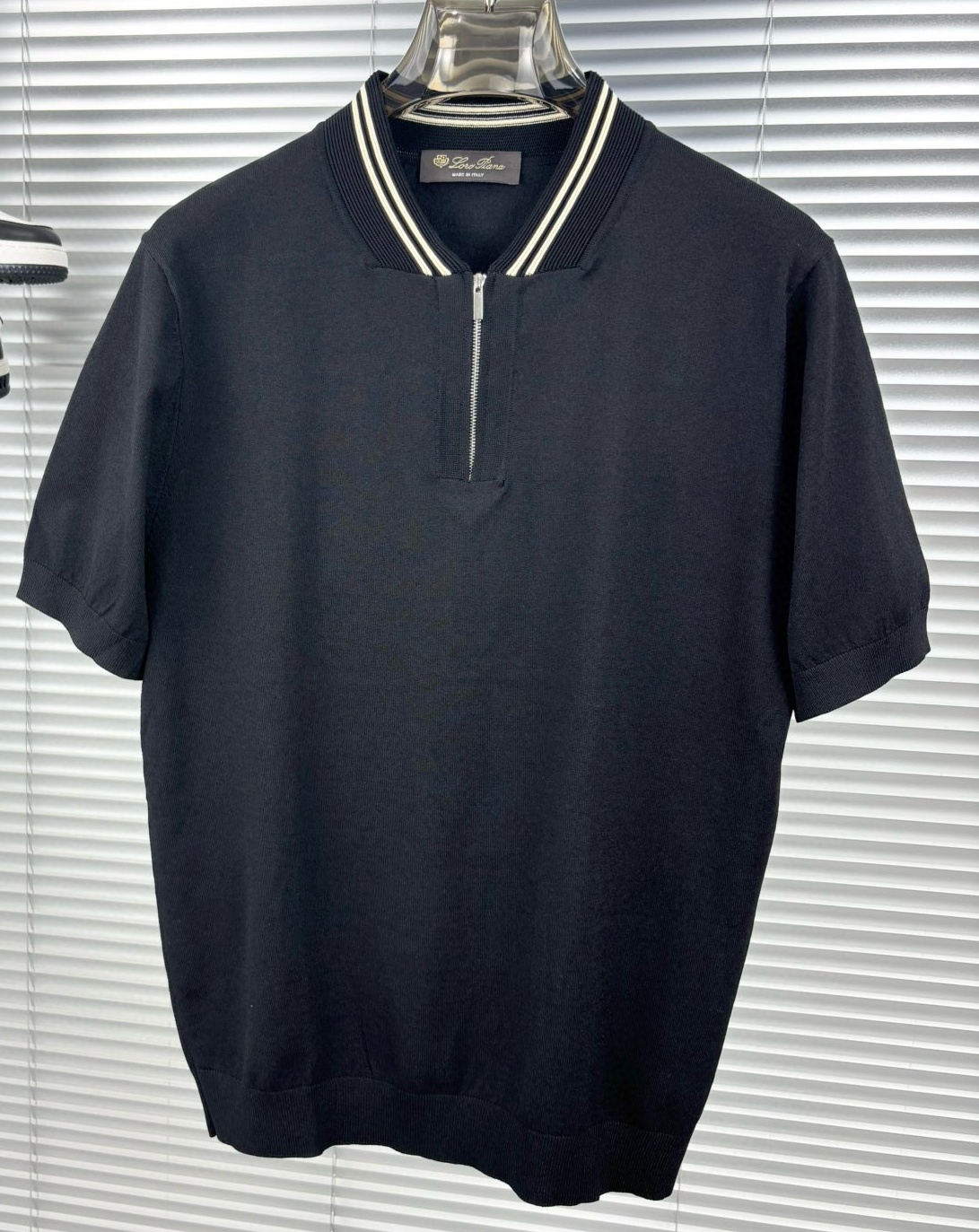 [홍콩명품.Loro Piana] 로로피아나 2025 울+잠사 니트반팔 LP402 PD 홍콩명품의류,구매대행,온라인명품