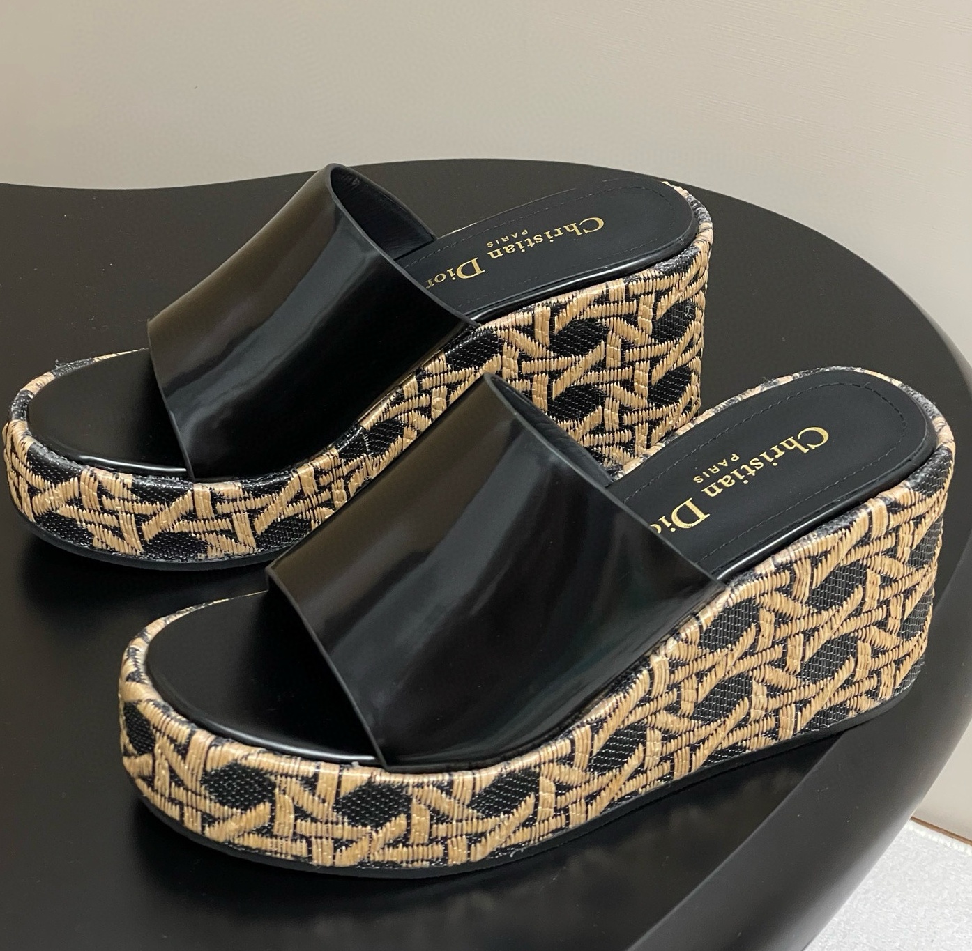 [홍콩명품.Christian Dior ] 크리스챤 디올 2025 여성용 슬리퍼 WA5709 JS-A 홍콩명품의류,구매대행,온라인명품