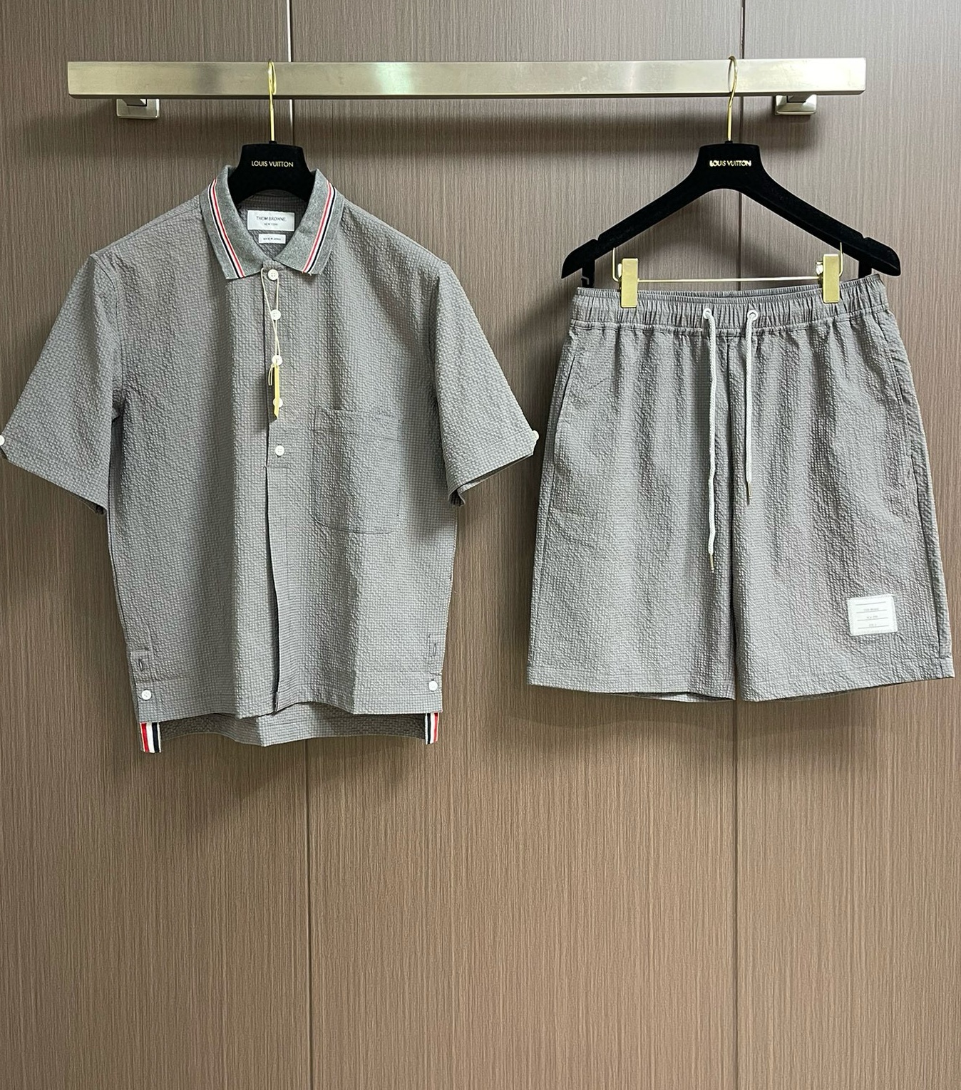 [홍콩명품.THOM BROWNE ] 톰 브라운 2025 남성용 반팔셔츠 세트 TB1209 HD  홍콩명품의류,구매대행,온라인명품