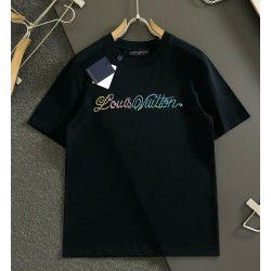 [홍콩명품.LOUIS VUITTON] 루이비통 2025 남성용 반팔 LV1881 YB 2컬러 홍콩명품의류,구매대행,온라인명품