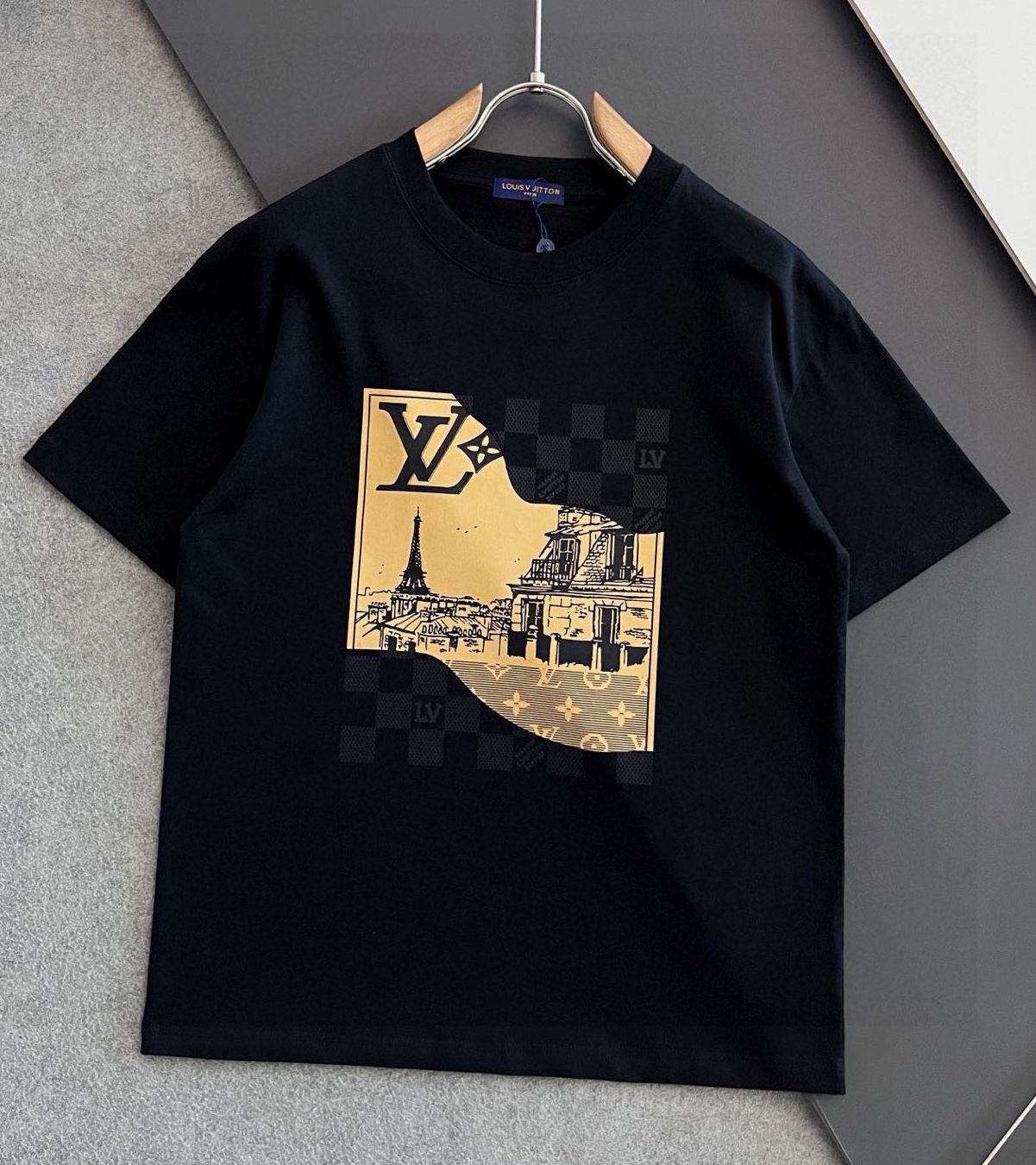 [홍콩명품.LOUIS VUITTON] 루이비통 2025 남성용 반팔 LV1886 YB  홍콩명품의류,구매대행,온라인명품