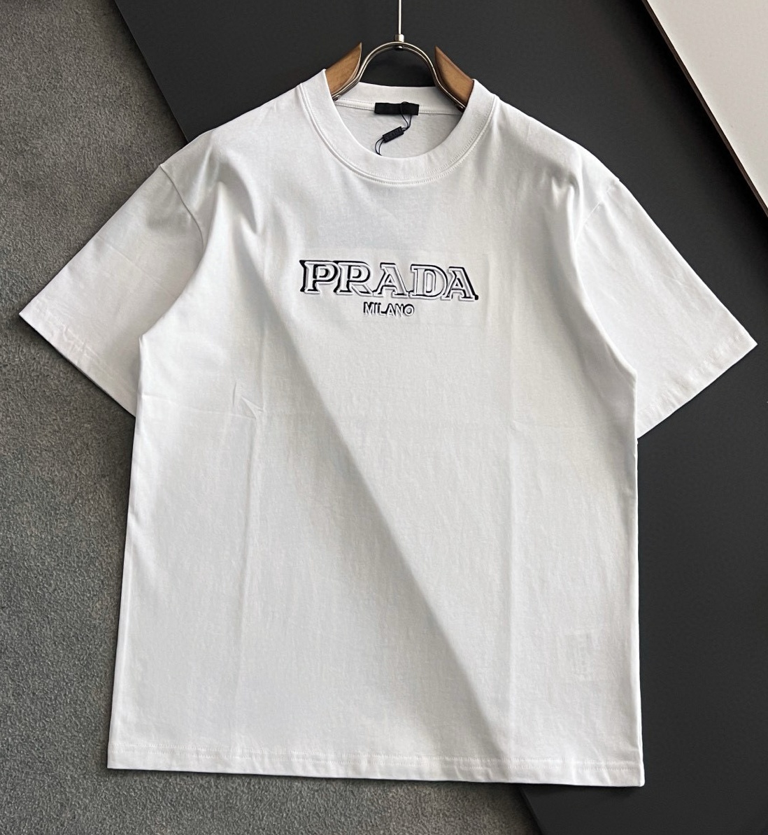 [홍콩명품.PRADA] 프라다 2025 남성용 반팔 PD1350 YB 2컬러 홍콩명품의류,구매대행,온라인명품