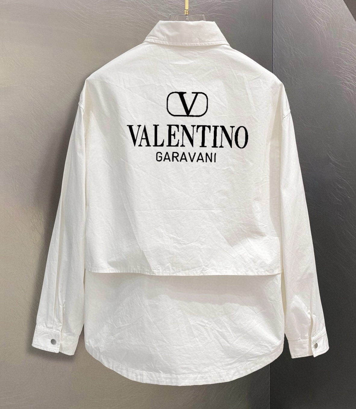 [홍콩명품.VALENTINO]발렌티노 2025 남성용 반팔셔츠 VT046 YB 홍콩명품의류,구매대행,온라인명품