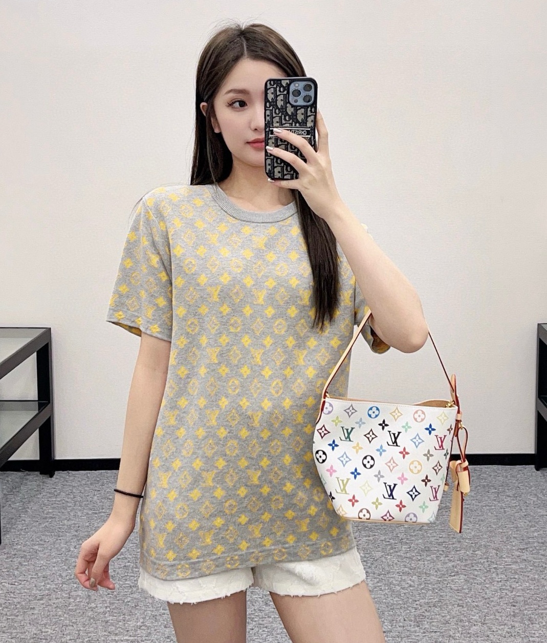 [홍콩명품.Louis Vuitton] 루이비통 2025 여성용 반팔 WA5724 JS-A 홍콩명품의류,구매대행,온라인명품