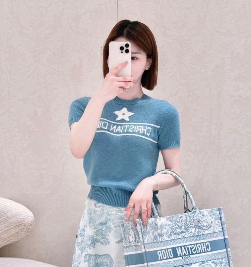 [홍콩명품Christian Dior ] 크리스챤 디올 2025 여성용 반팔 WA5732 JS-A 홍콩명품의류,구매대행,온라인명품