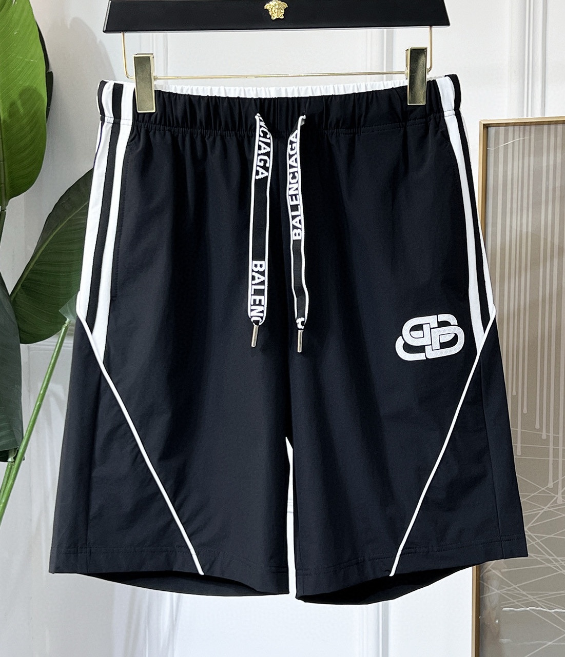 [홍콩명품.BALENCIAGA] 발렌시아가 2025 남성용 반바지 BL1236 PD 홍콩명품의류,구매대행,온라인명품