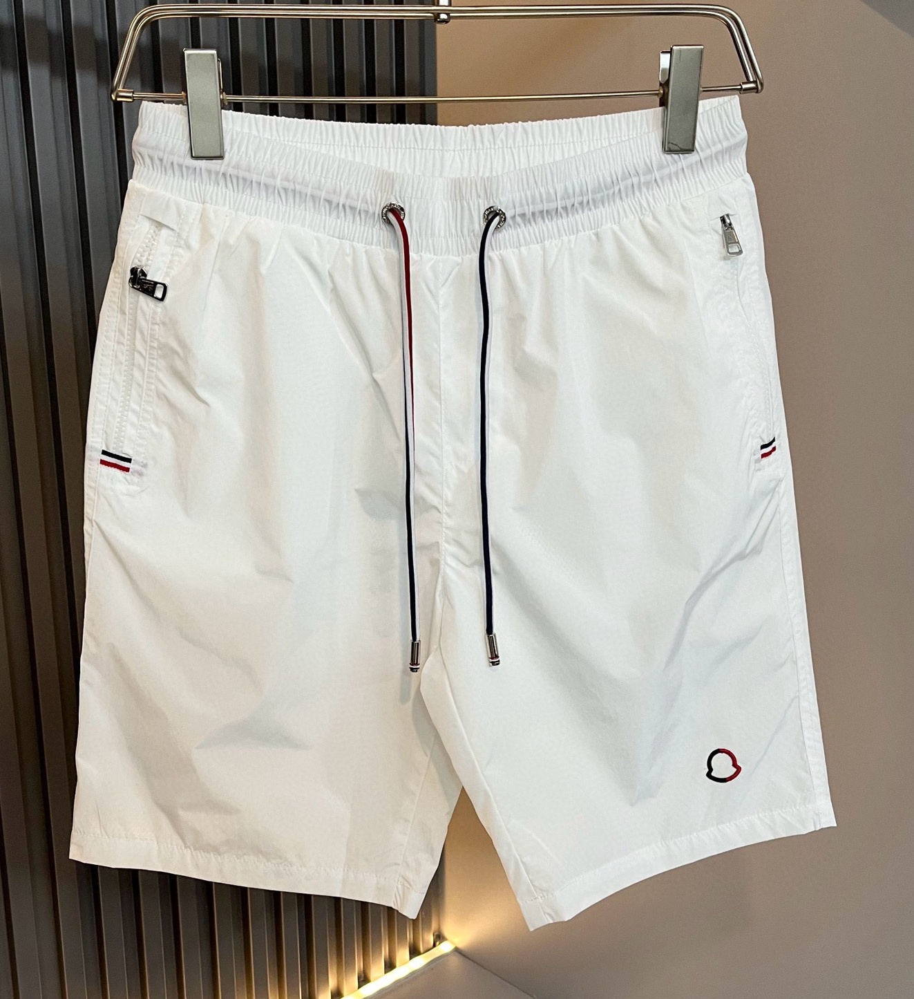 [홍콩명품.MONCLER] 몽클레어 2025 남성용 반바지 MQ1307 PD 홍콩명품의류,구매대행,온라인명품