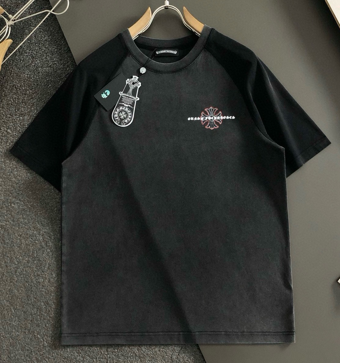 [홍콩명품.CHROME HEARTS] 크롬하츠 2025 남성용 반팔 GC318 YB  홍콩명품의류,구매대행,온라인명품