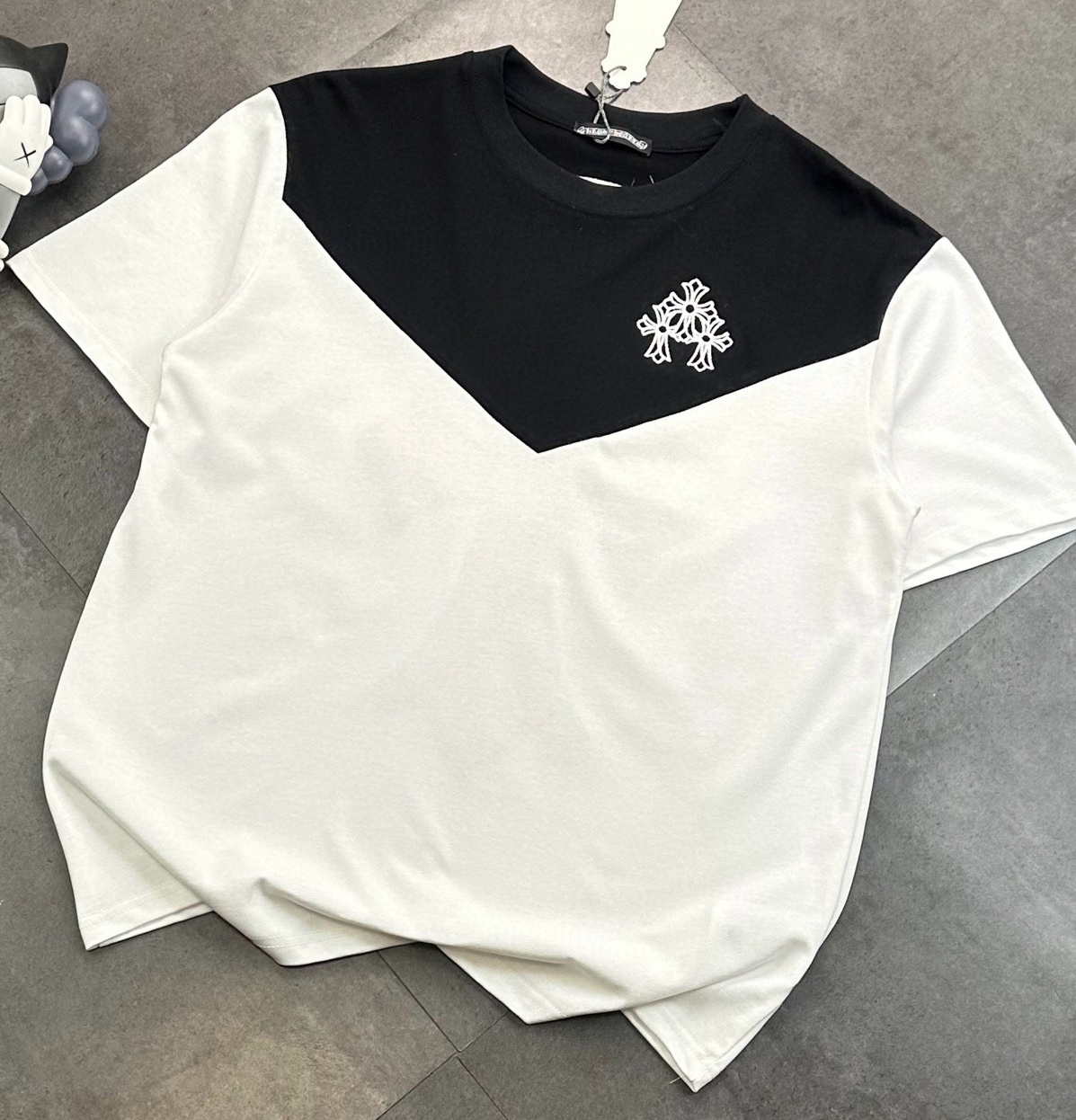 [홍콩명품.CHROME HEARTS] 크롬하츠 2025 남성용 반팔 GC323 PD  홍콩명품의류,구매대행,온라인명품