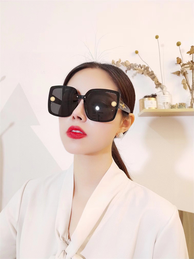 루이비통 2023 여성용 선글라스 LV008 SG1-A
