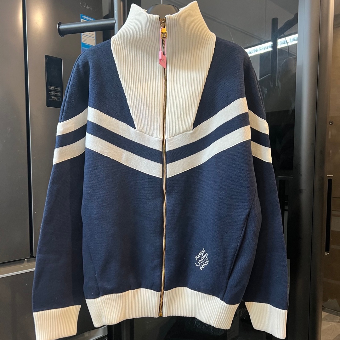 홍콩명품.LOUIS VUITTON] 루이비통 2025 남성용 울가디건 LV2419 HD 홍콩명품의류,구매대행,온라인명품