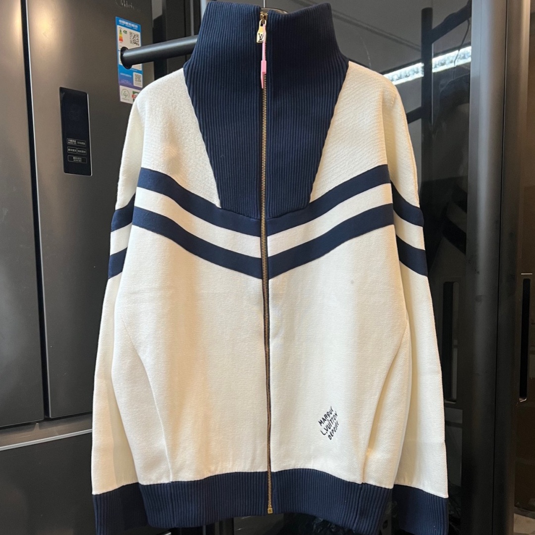 홍콩명품.LOUIS VUITTON] 루이비통 2025 남성용 울가디건 LV2420 HD 홍콩명품의류,구매대행,온라인명품