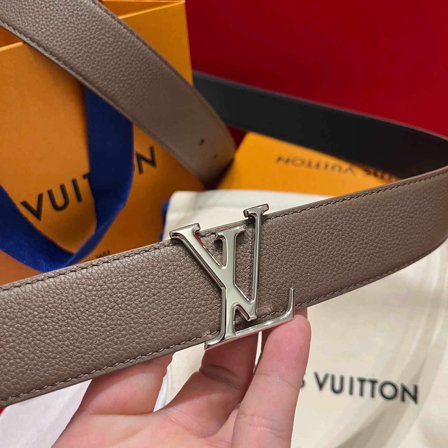 [홍콩명품.LOUIS VUITTON] 루이비통 2026 남성용 가죽벨트 3.5 CM  LV023