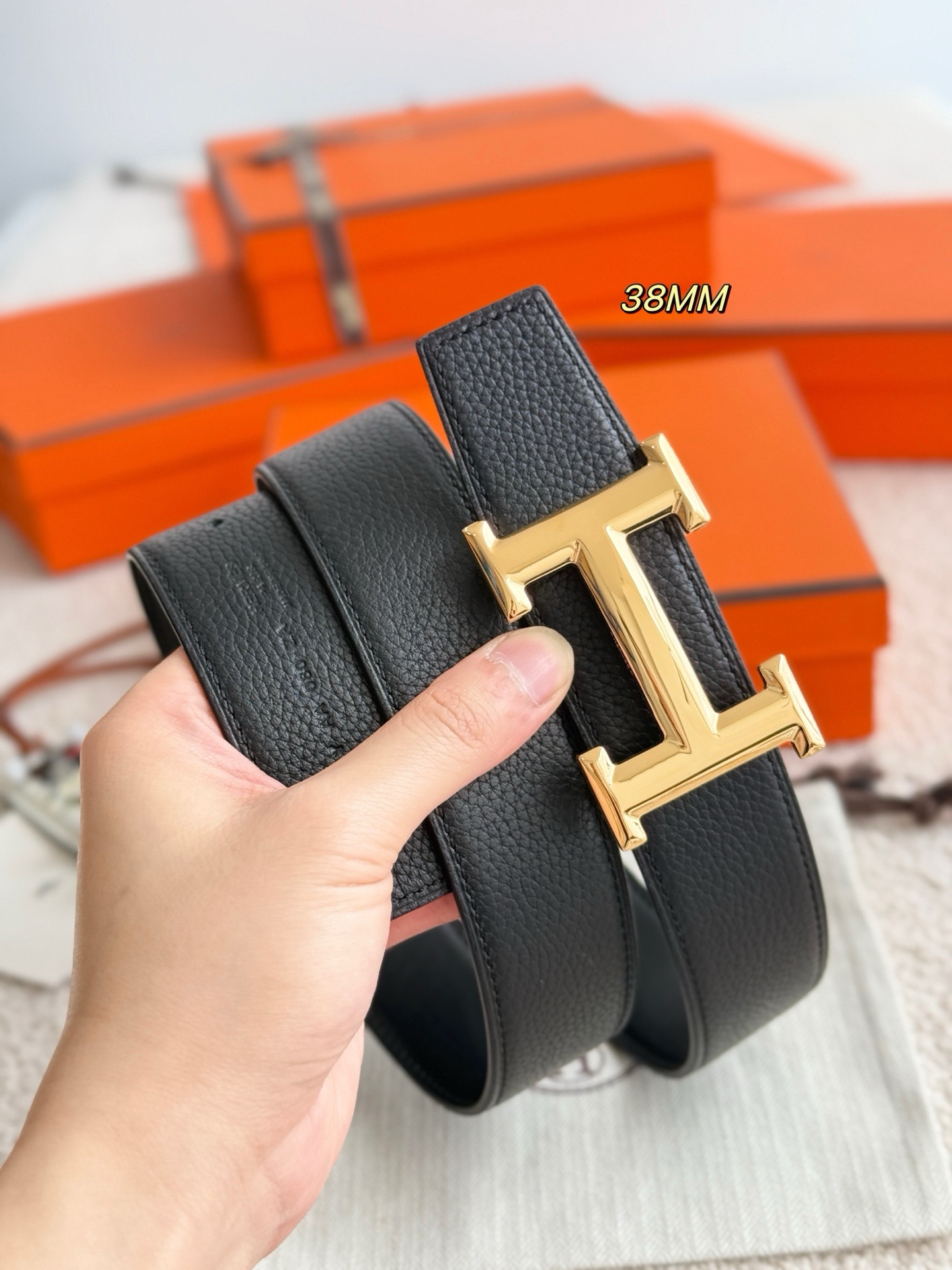 [홍콩명품.HERMES] 에르메스 2026 남성용 가죽벨트 3.8 CM HM014