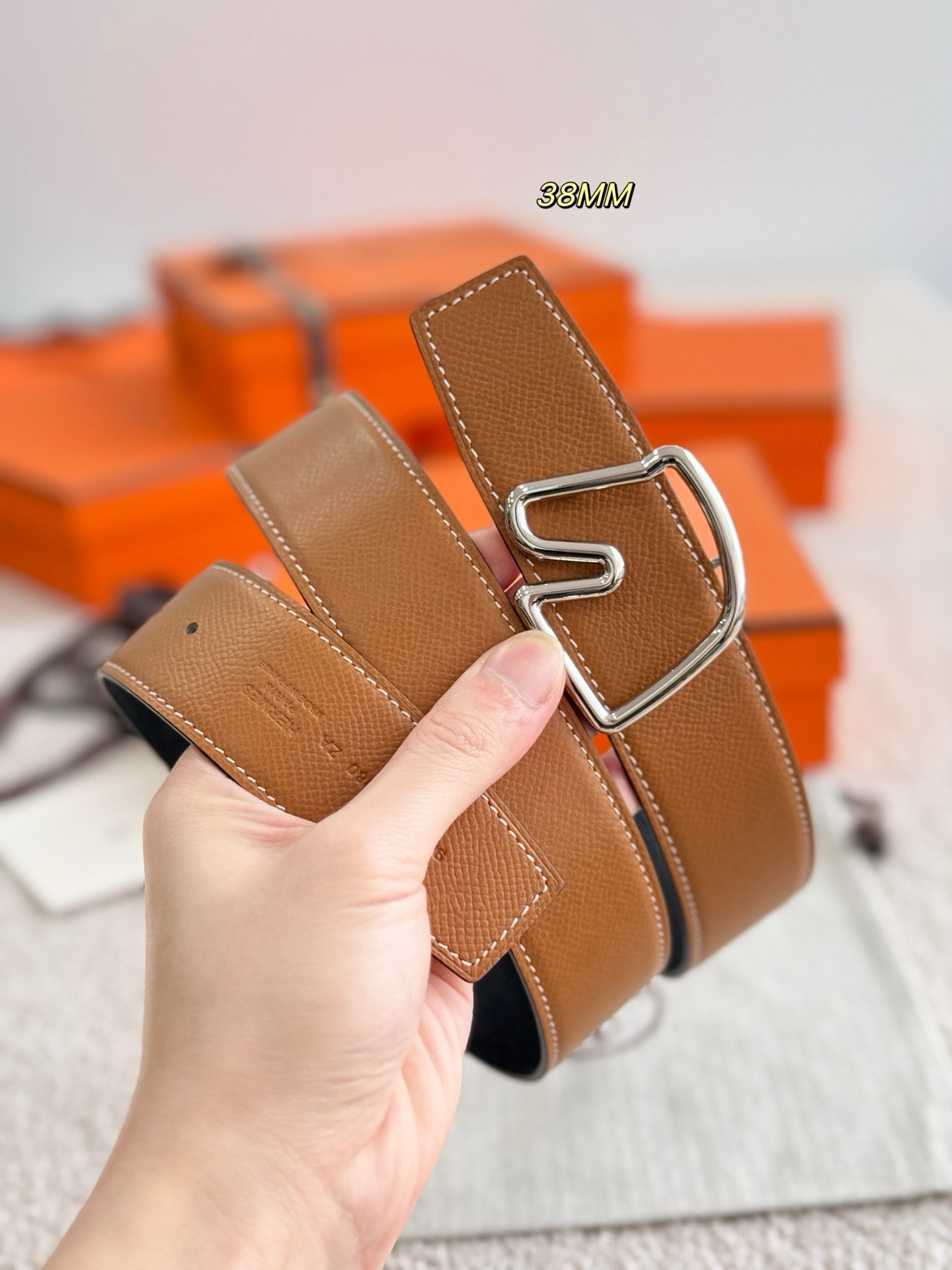 [홍콩명품.HERMES] 에르메스 2026 남성용 가죽벨트 3.8 CM HM037